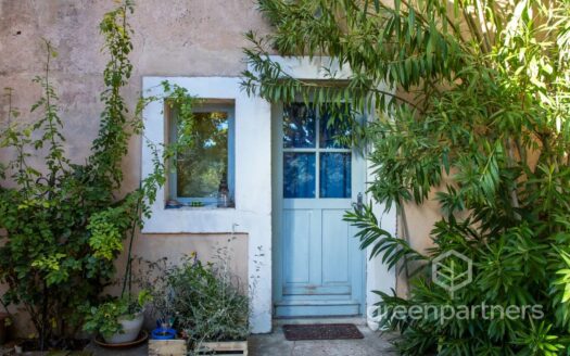 Superbe Mas Provençal Rénové | 241 m² | Cour Intérieure & Verger | Idéal Résidence Familiale ou Chambres d’Hôtes