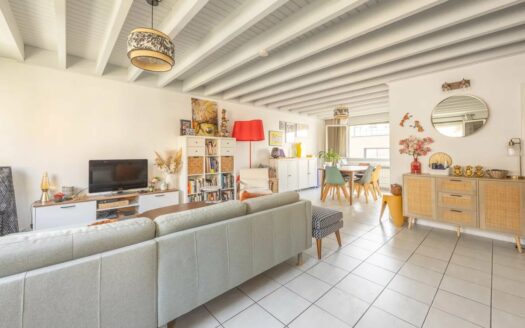 COMME UNE MAISON SUR LE TOIT
