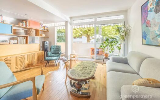 Appartement familial en parfait état avec balcon – centre ville