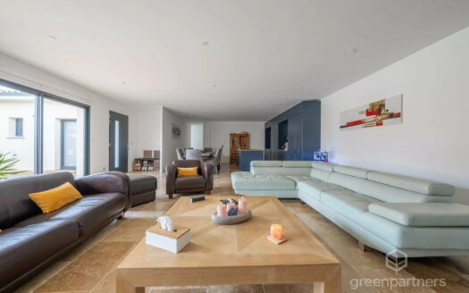 Villa d’architecte 5 pièces, 162 m2 à Cavignac (33)