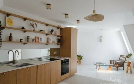 Bel-Air – Appartement rénové au dernier étage