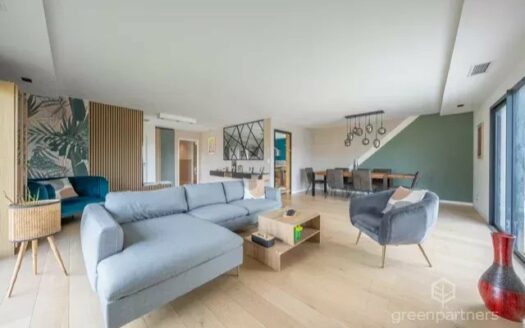 Maison contemporaine 5 pièces, 146 m2 à Ambarès et Lagrave (33)